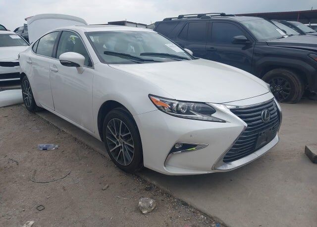 2018 LEXUS ES