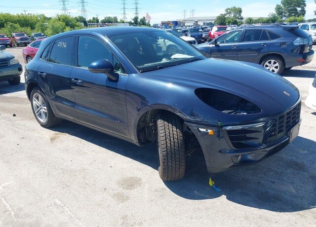 2017 PORSCHE Macan