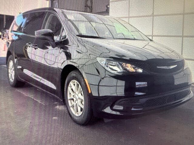 2024 CHRYSLER Voyager