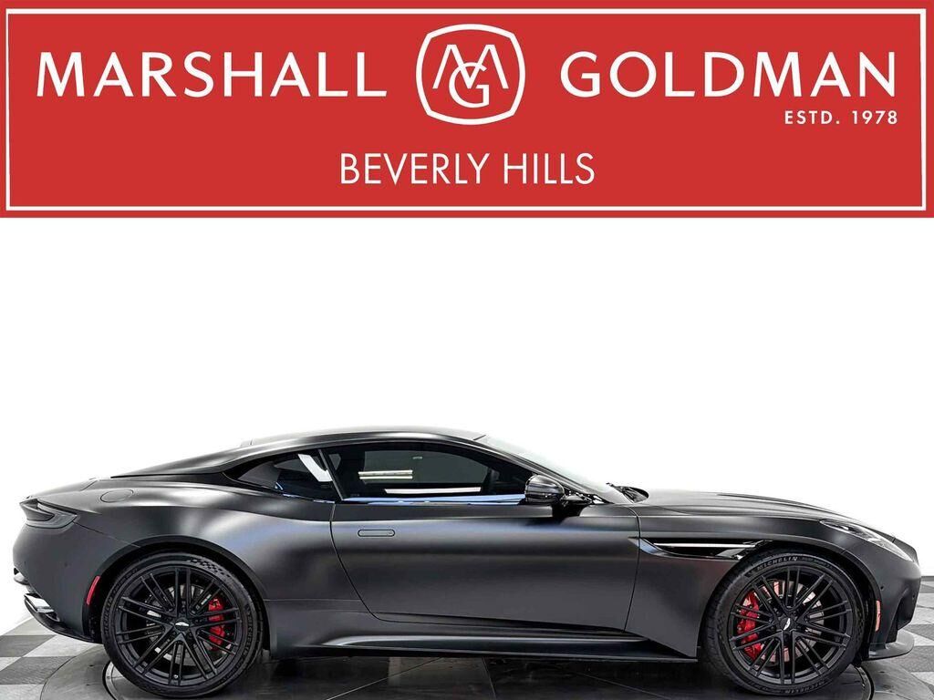 2025 ASTON MARTIN DB12