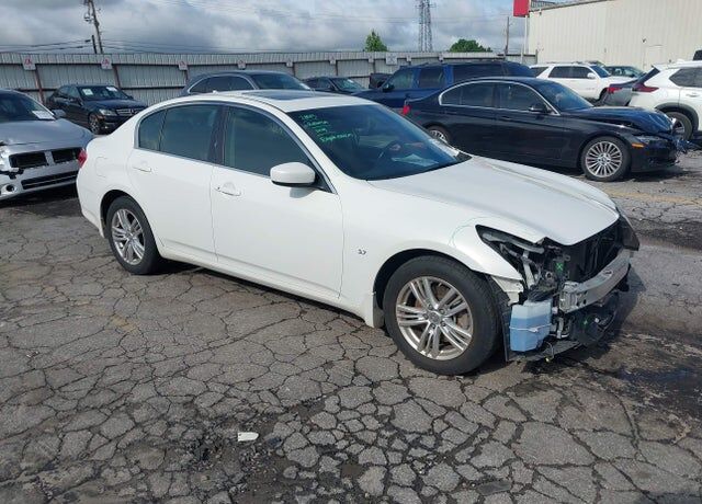 2015 INFINITI Q40