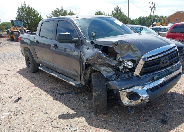 2011 TOYOTA Tundra