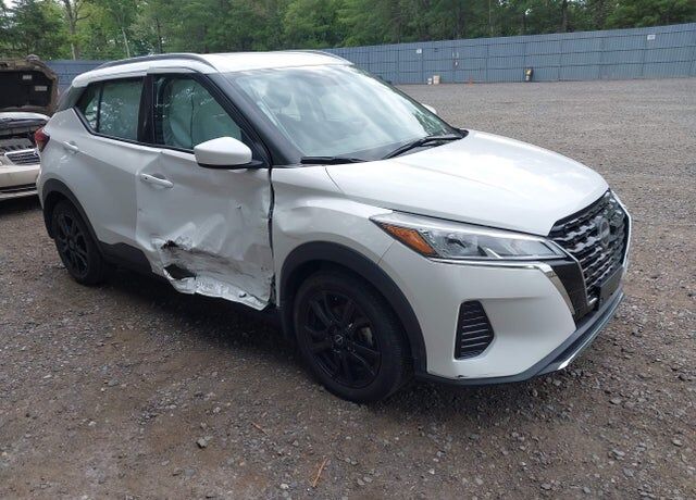 2024 NISSAN Kicks