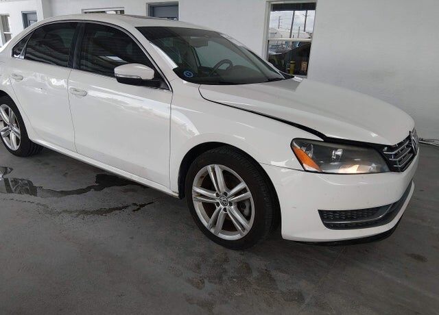 2014 VOLKSWAGEN Passat