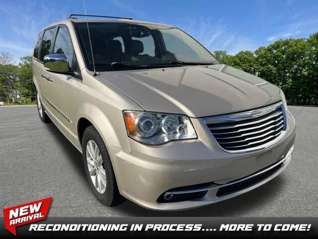 2015 CHRYSLER Town and Country