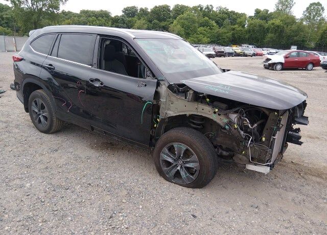 2021 TOYOTA Highlander