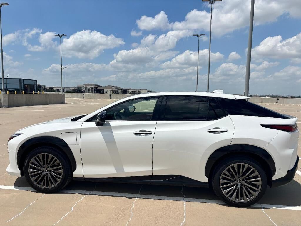 2023 LEXUS RZ 450e