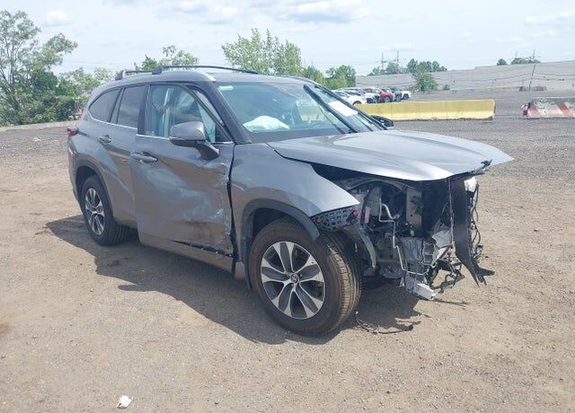 2026 TOYOTA Highlander