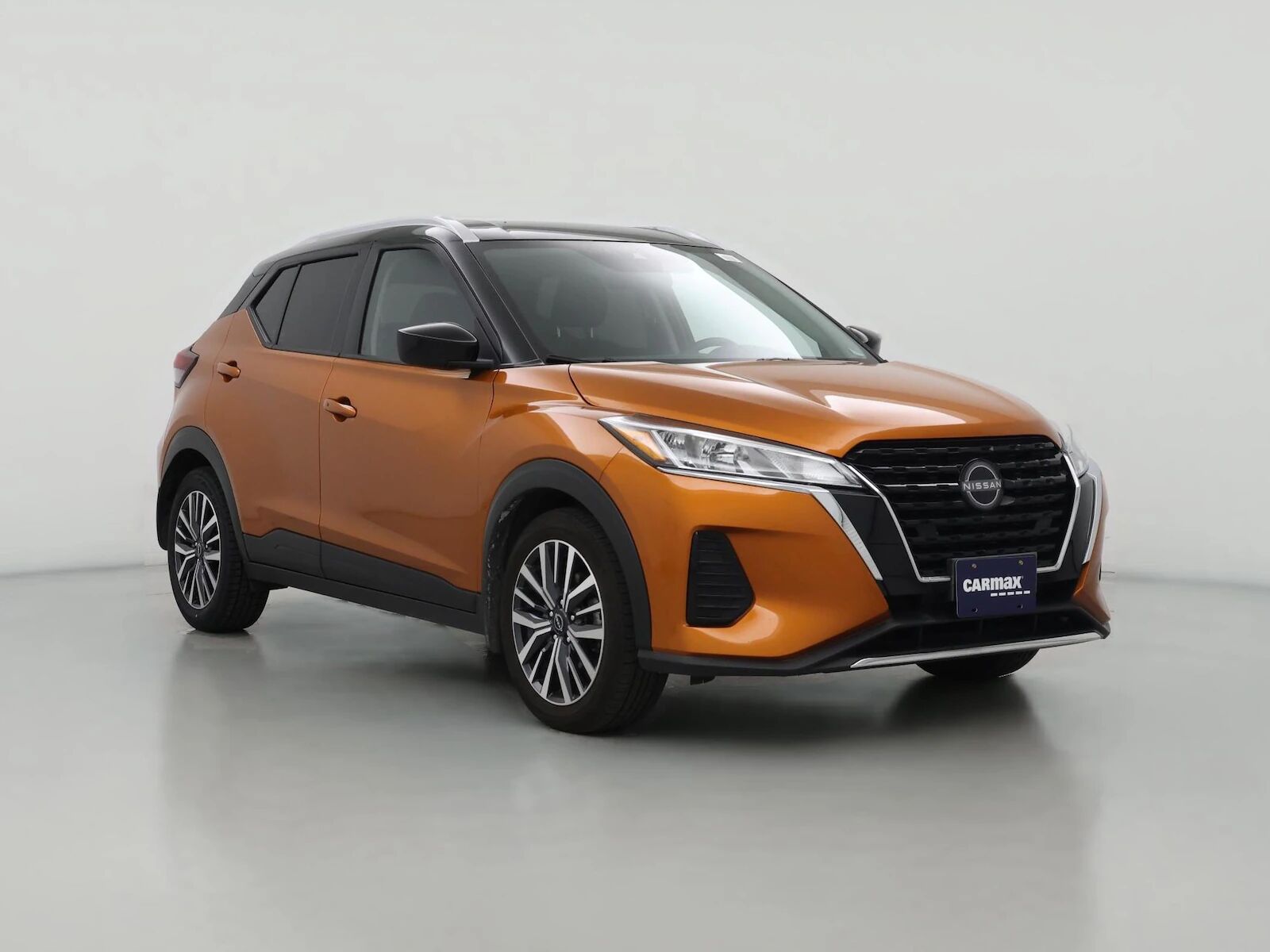 2023 NISSAN Kicks