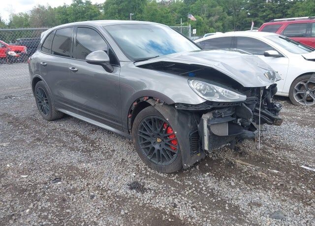 2016 PORSCHE Cayenne