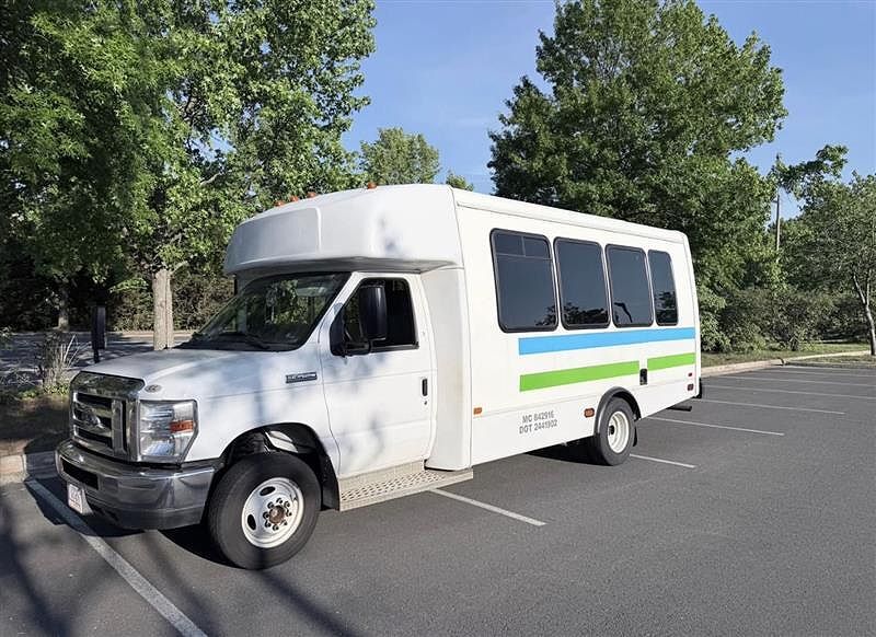 2019 FORD E-450