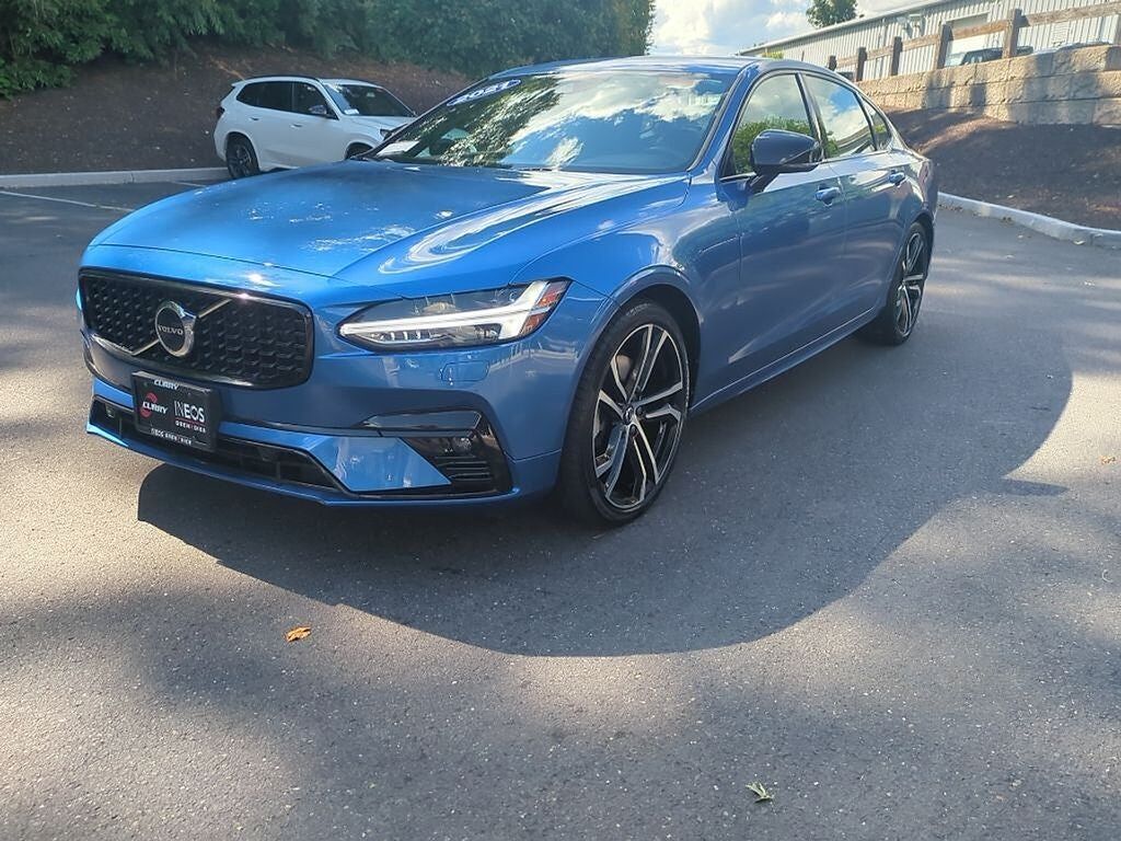 2021 VOLVO S90