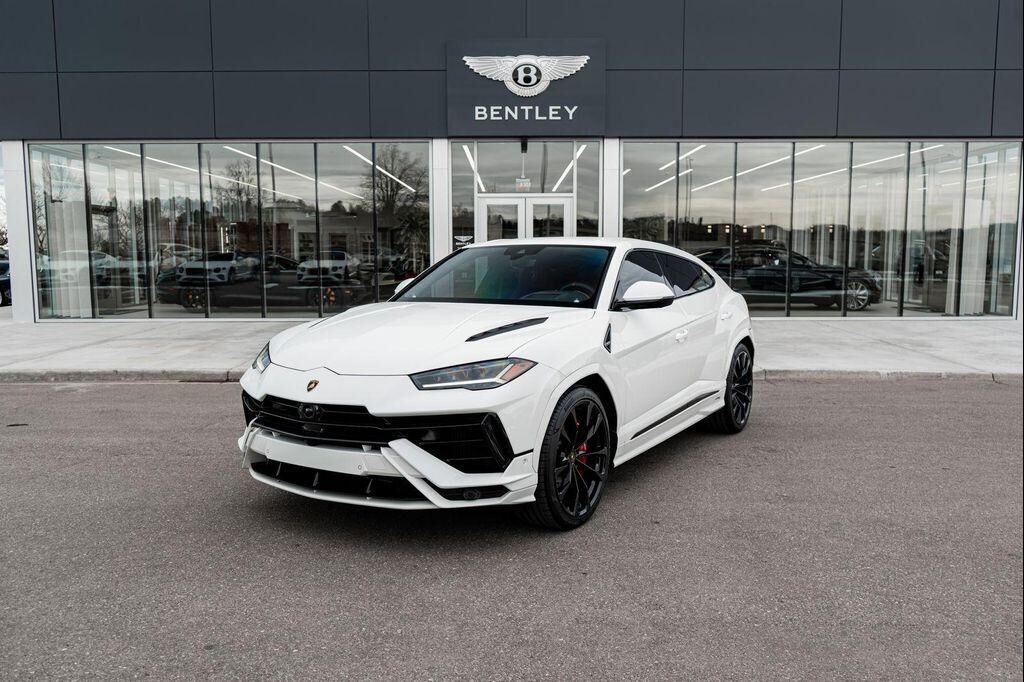 2024 LAMBORGHINI URUS