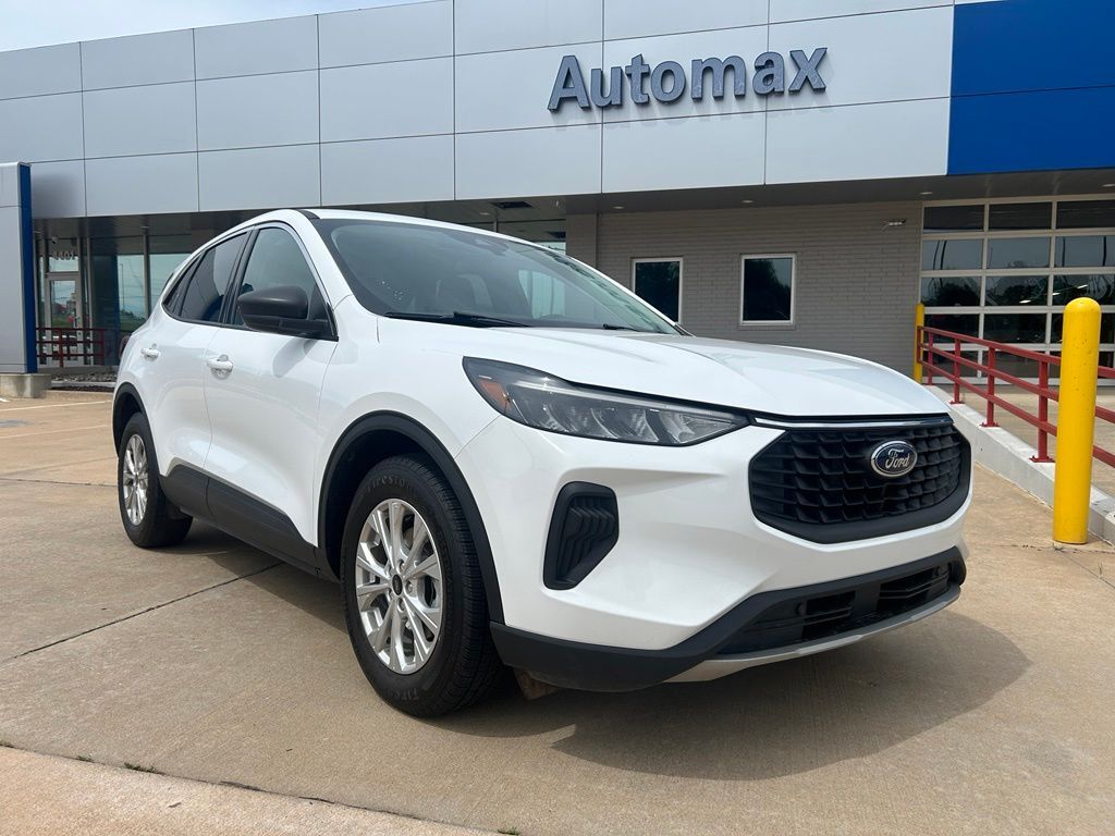 2023 FORD Escape