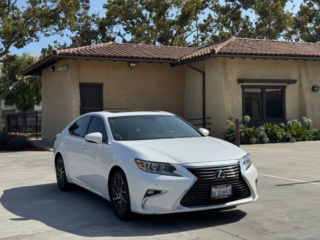 2016 LEXUS ES