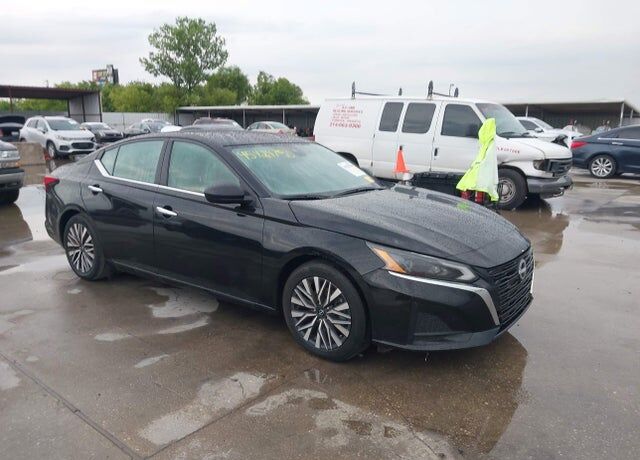 2024 NISSAN Altima