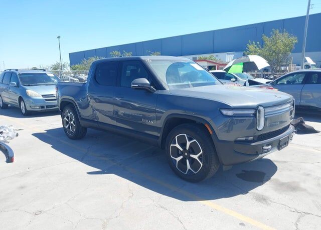 2025 RIVIAN R1T