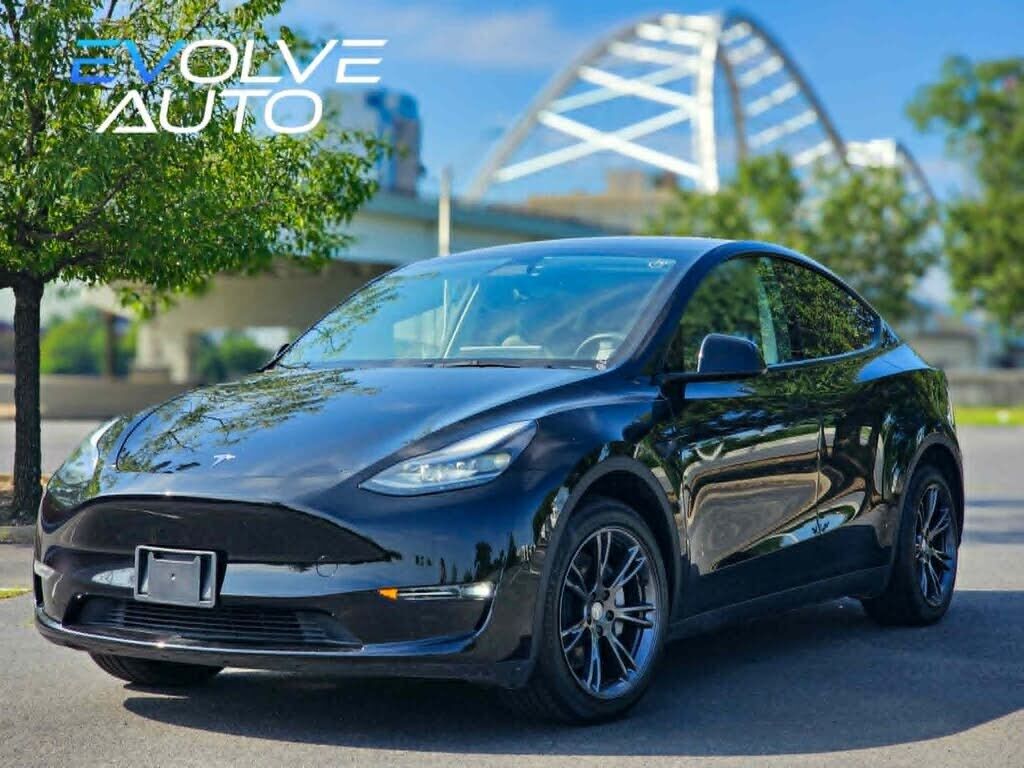 2024 TESLA Model Y
