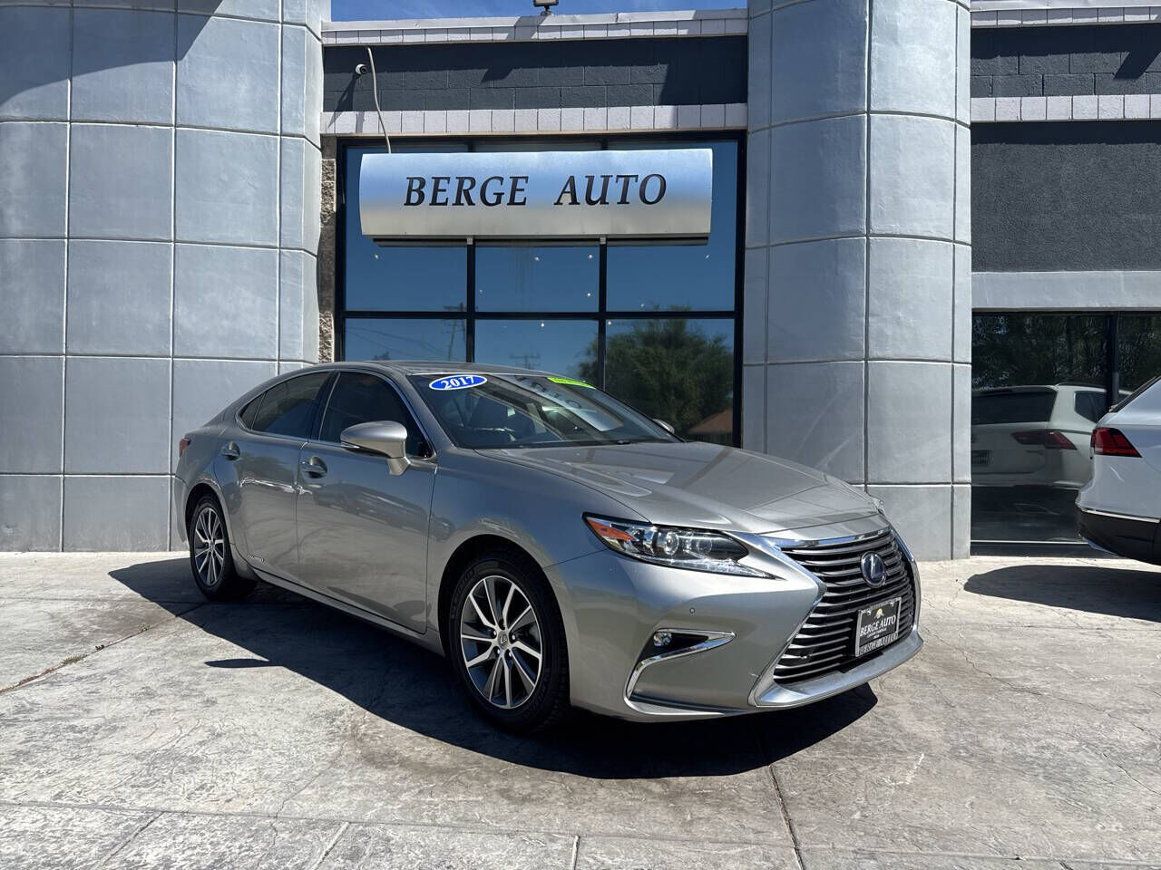 2017 LEXUS ES