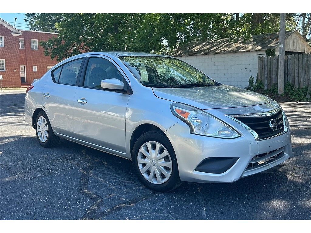 2016 NISSAN Versa