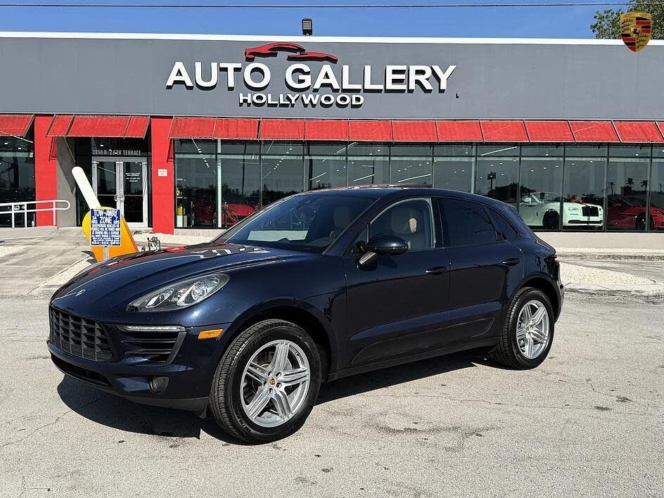 2017 PORSCHE Macan