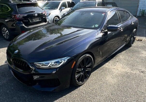 2022 BMW M8