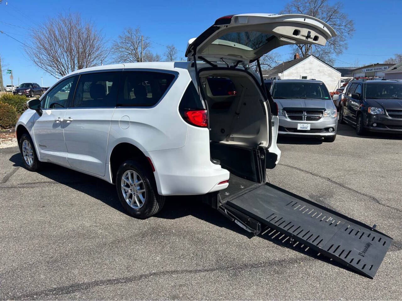 2023 CHRYSLER Voyager