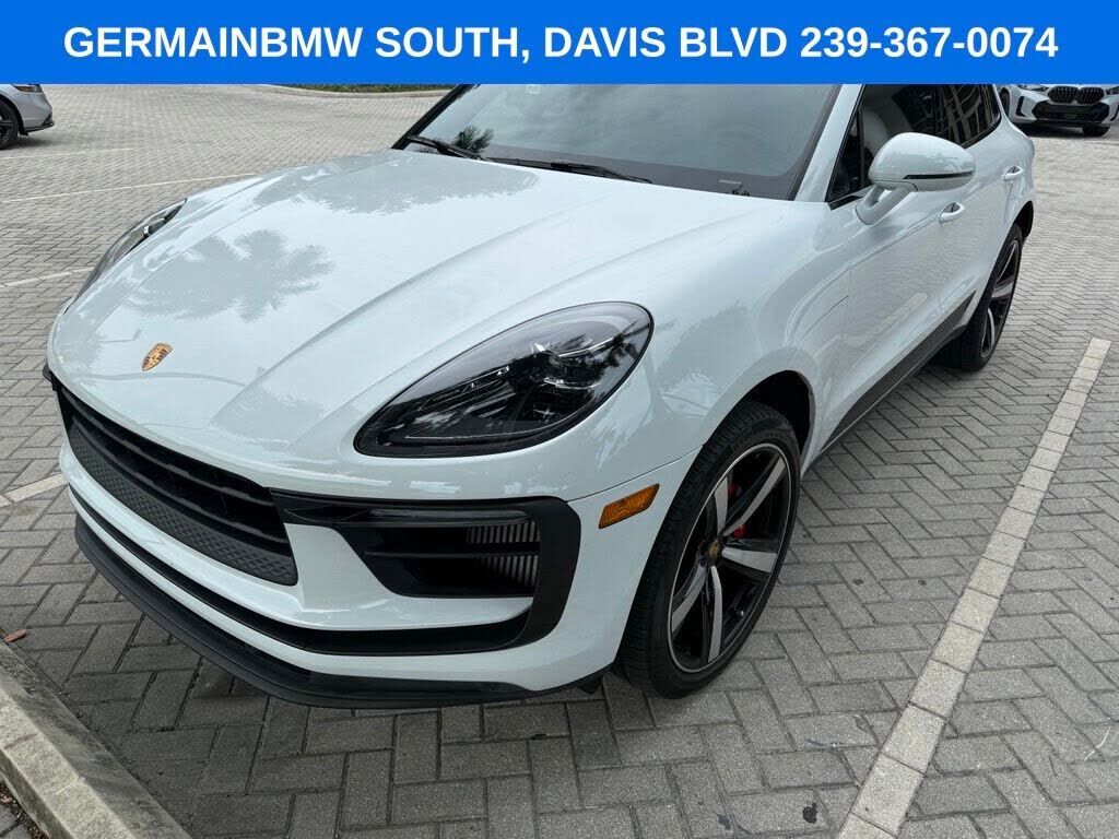 2022 PORSCHE Macan