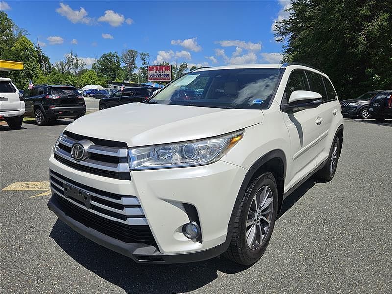 2019 TOYOTA Highlander