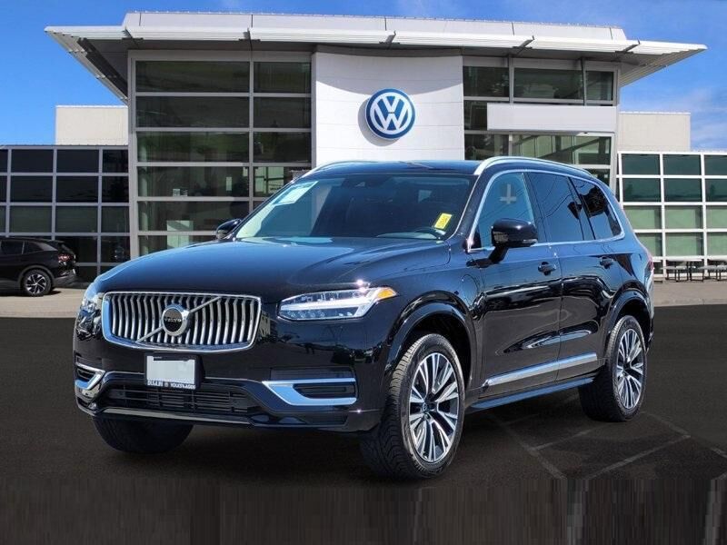 2022 VOLVO XC90