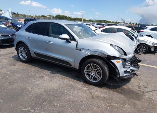 2020 PORSCHE Macan