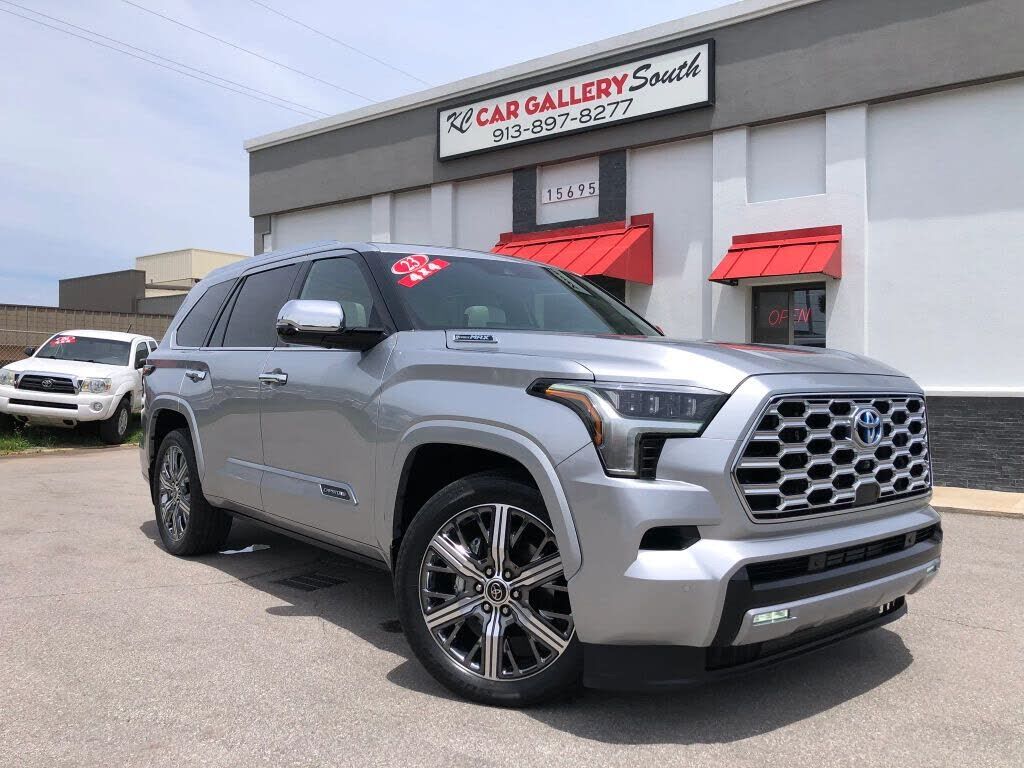 2023 TOYOTA Sequoia