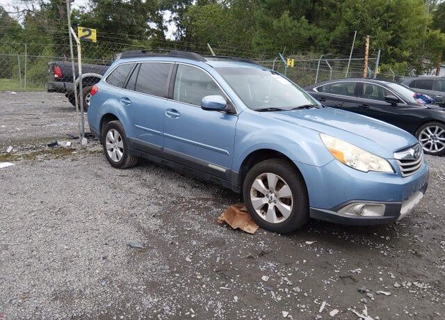 2011 SUBARU Outback