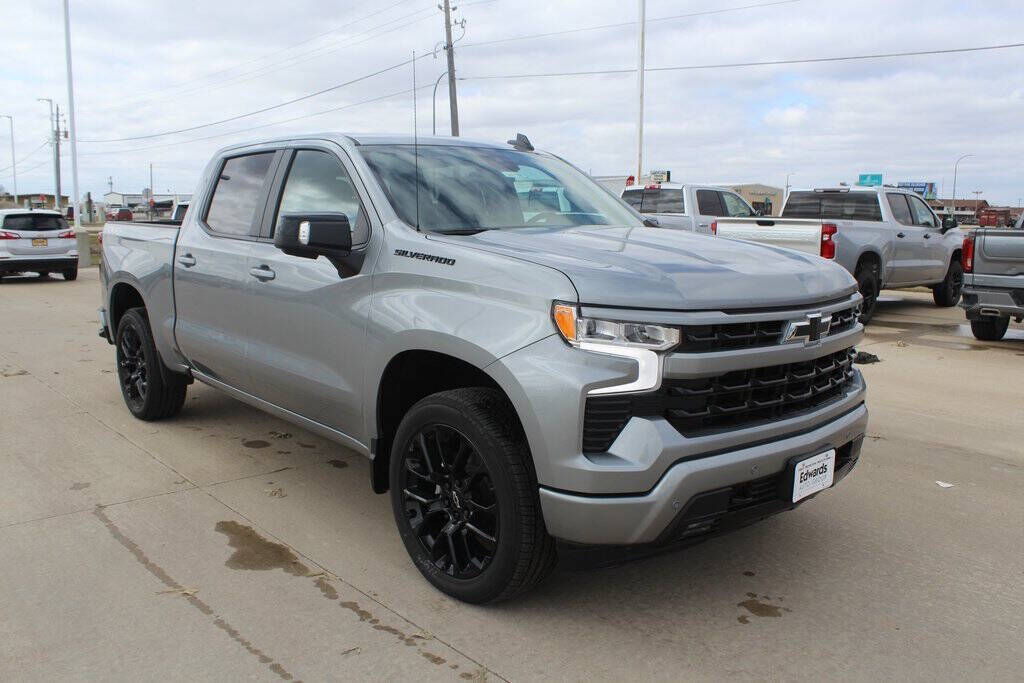2025 CHEVROLET Silverado