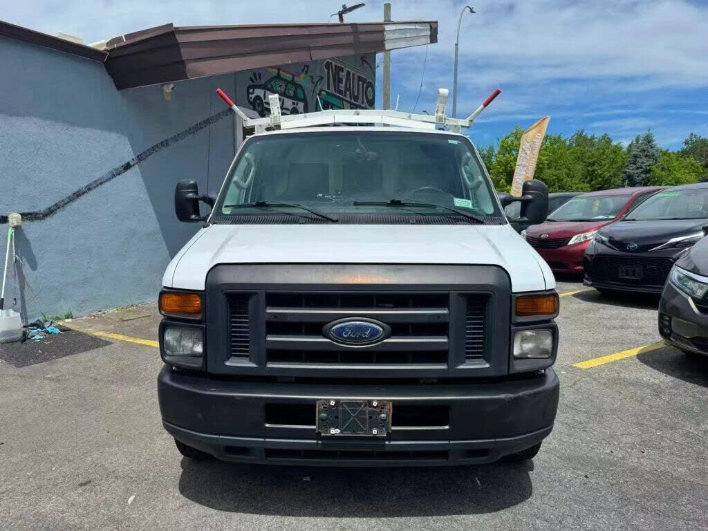 2013 FORD E-350