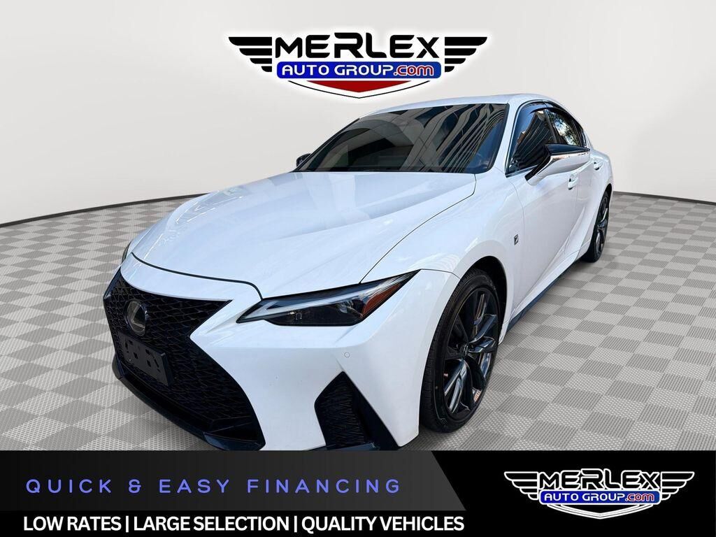 2021 LEXUS IS