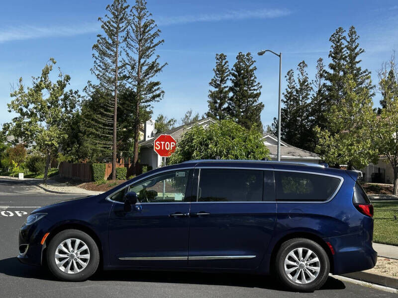 2019 CHRYSLER Pacifica
