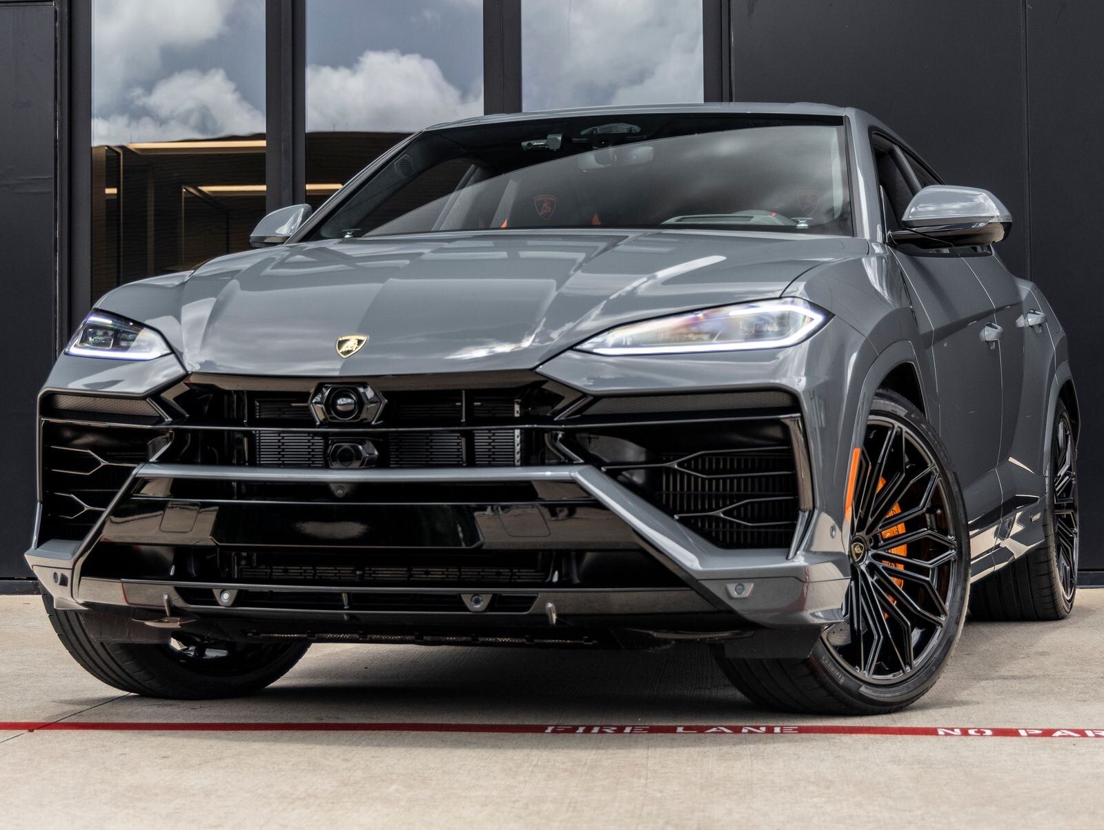 2026 LAMBORGHINI URUS