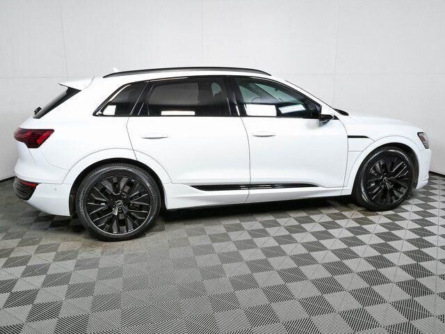2024 Audi Q8