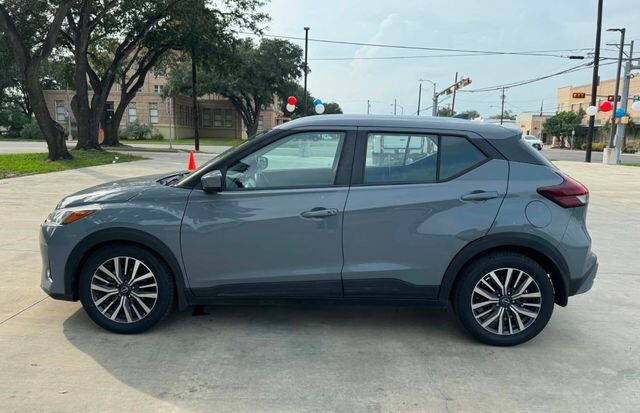 2023 NISSAN Kicks