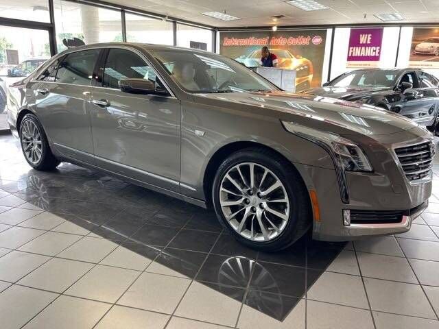 2017 CADILLAC CT6