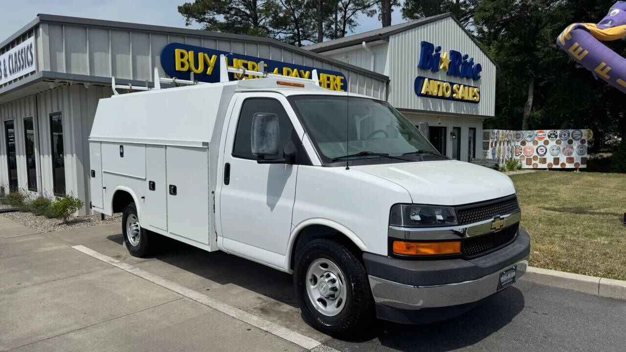 2017 CHEVROLET Express