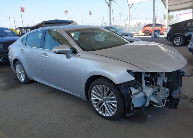 2015 LEXUS ES