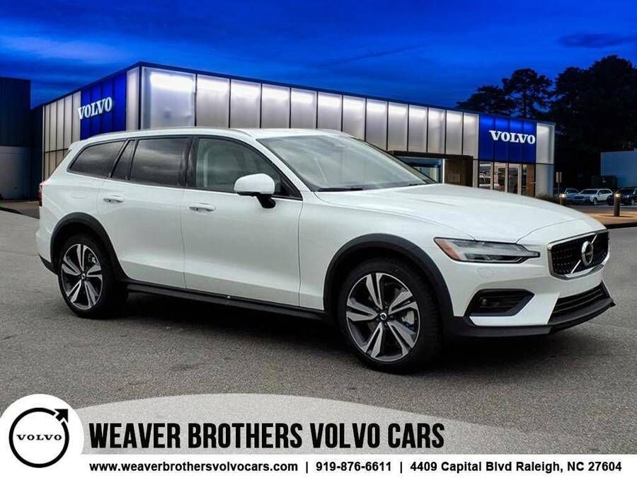 2026 VOLVO V60CC