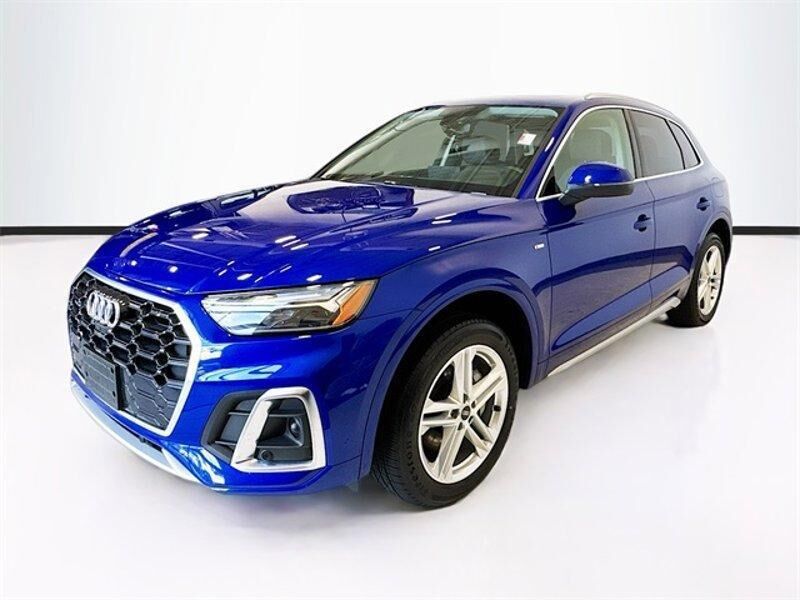 2021 AUDI Q5 e