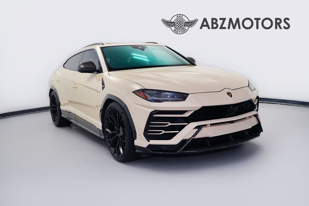 2019 LAMBORGHINI URUS