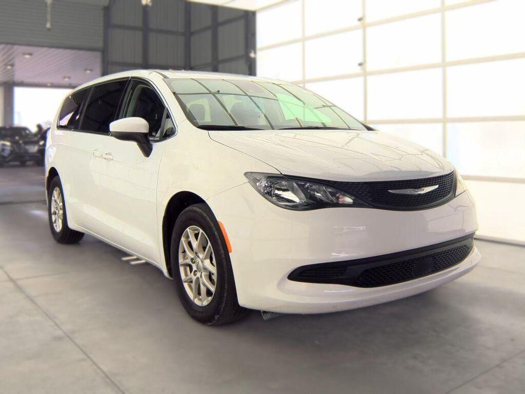 2023 CHRYSLER Voyager