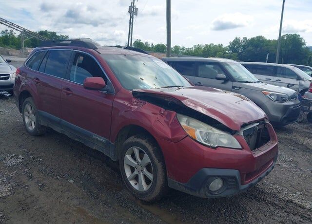 2014 SUBARU Outback