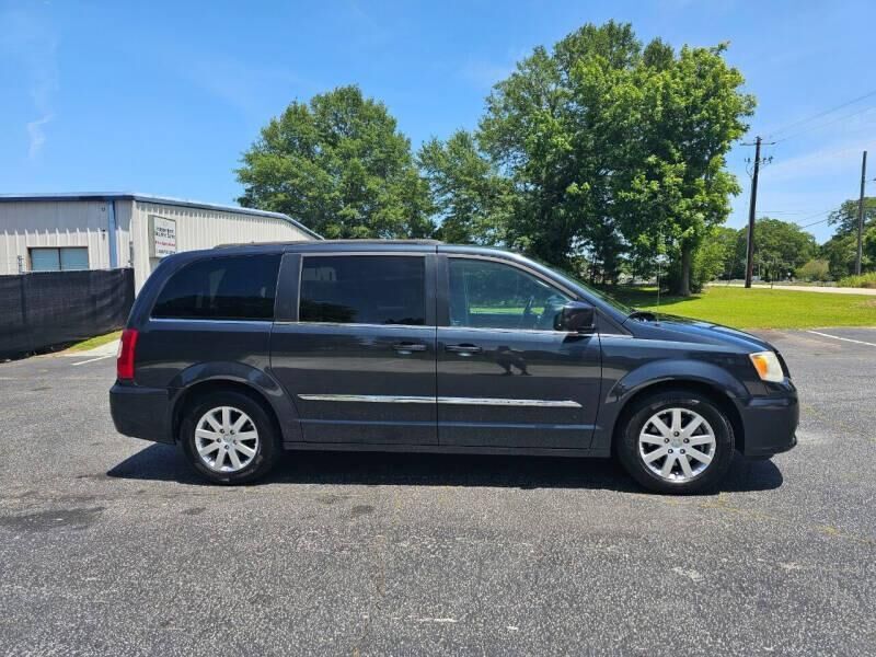 2014 CHRYSLER Town and Country