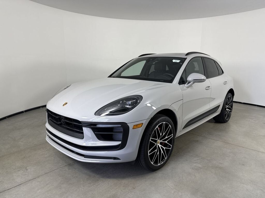 2025 PORSCHE Macan